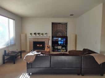 Private room available in beautiful location in East Palo Alto 3