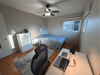 A bedroom in a 2B1B apartment in Menlo Park 3