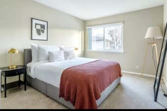 BIG TWO ROOMS AVAILABLE & WALK-IN CLOSET. IN MOUNTAIN VIEW. 2