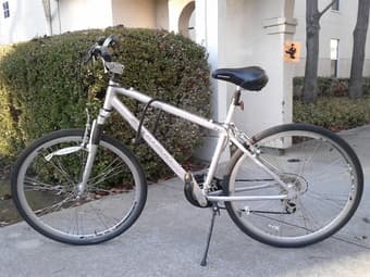 Schwinn Trailway Hybrid Bike 1
