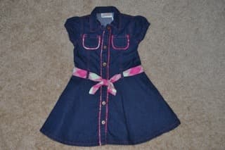 girl's clothes, shoes, books (4-6 yrs) 1
