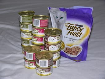 FANCY FEAST CAT FOOD 1
