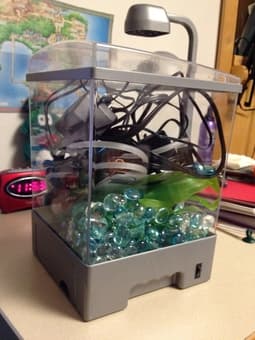 Selling 1.5 gallon aquarium kit. EVERYTHING you need for a happy fish! 1