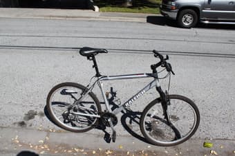 RALEIGH MOJAVE silver 20 inch frame- lamps and U-lock included - $200 1