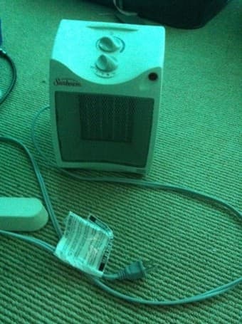 Title: Sunbeam Portable Ceramic Heater $2 1