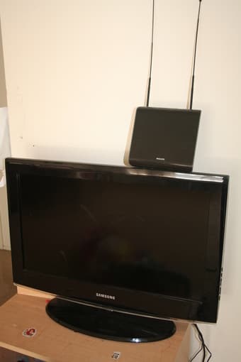 Samsung LN26B360 - 26" Widescreen 720p LCD HDTV - $280 1