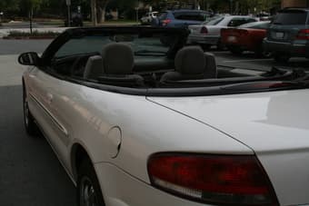 Moving Sale! 2001 Chrysler Convertible, clean title, new tires $3400! 3
