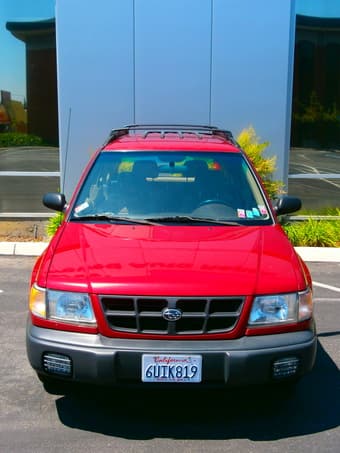 Selling 2000 Subaru Forester 3