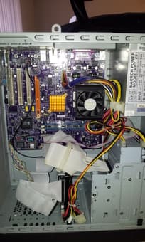 Desktop Computer - $ 90 (OBO) 1