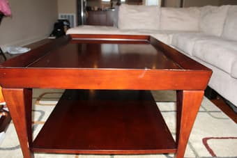 Cherry/Mahagony Coffee Table: Heavy wood 1