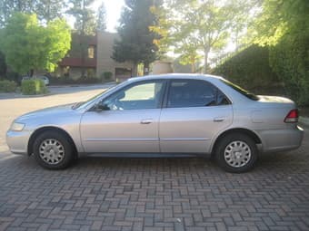Moving sale: Honda 2001 109K miles Accord Automatic Car -- $4700 2