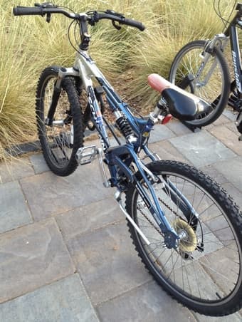 Schwinn Mountain Bike with U-Lock, New Rear Tire going cheap $70 OBO 1