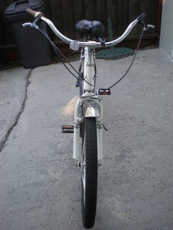 Schwinn Cruiser Bike + Helmet + Bike Light + Bike Lock for Sale 3