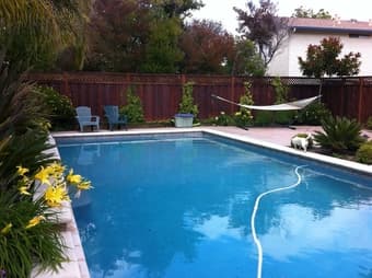 $650/month - furnished room in large house with pool. 3
