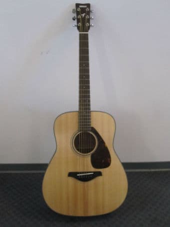 Yamaha FG700S acoustic guitar bundle 2