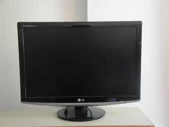 Like new LG Flatron 2452T 24" LCD monitor $150 1