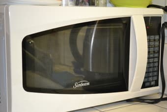 Sell: Microwave 1