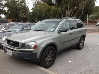Moving Sale: Volvo XC-90 Excellent! 2