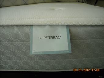 Queen mattress and slat bed frame 1