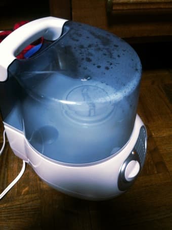 humidifier with 2 filters $20 1