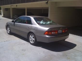 1998 Lexus ES 300 - $5200 3