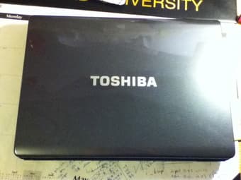 Toshiba Satellite  - 200$ 1