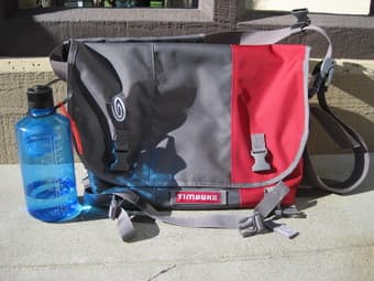 Gently Used Medium Timbuk2 Classic Messenger - $60 2