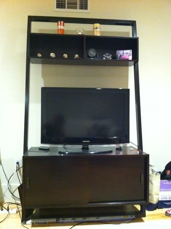 Mint Condition Samsung 32 inch Flat Screen HDTV - $285 1