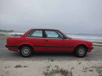 Classic Red BMW E30 2