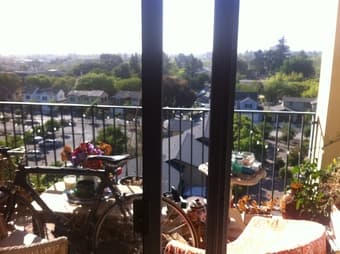 1 Bdrm on Campus, Top Floor, Amazing View, Everything Included 2