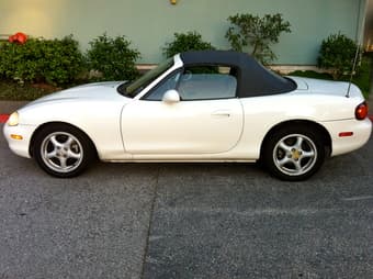 1999 Mazda Miata (Excellent condition 95k miles) - $5200 3