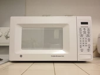 GE Microwave (very good condition): $30 1
