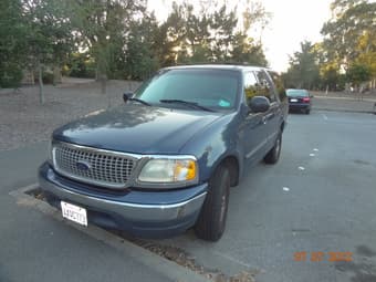 1999 Ford Expedition 4x2 - comfortable - reliable - good deal 1