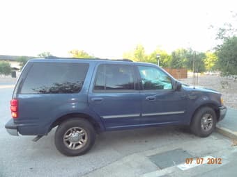 1999 Ford Expedition 4x2 - comfortable - reliable - good deal 2