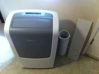 Frigidaire 12,000 BTU Portable Air Conditioner with Remote Crl. $200 2