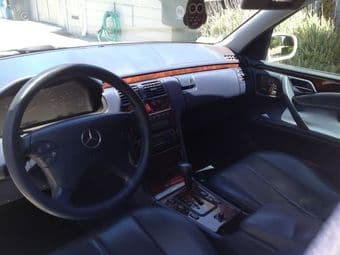 MERCEDES-BENZ E320 $4500 2