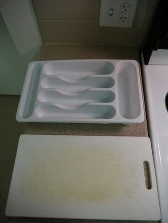 Moving sale - cutlery tray and cutting board 1