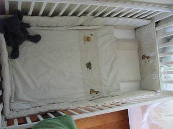 Wooden crib with mattress and bedding, white 80US$ 1