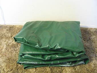 Queen Sized Air Mattress, Sheets, Blankets, and Pillow 3