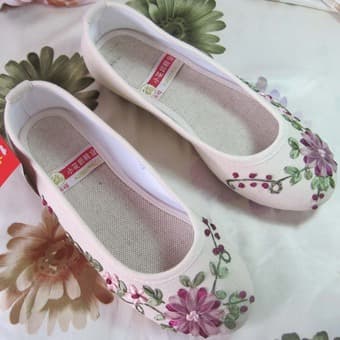 New Women Size 4 Shoes $10 1