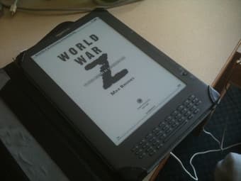 Kindle DX - 8 months old - 9.7" E-Reader - good for PDFs 3