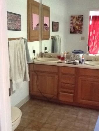 Large Master Bedroom / Bathroom in Great Palo Alto House, Barron Park 2