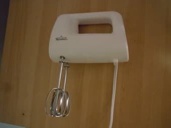 Moving out sale- Cofee maker, fan, blender, vaccum 3
