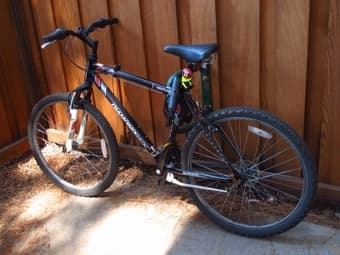 '11 Diamondback Outlook Bike 18" Black + U-lock + Helmet: $150 1