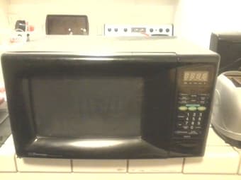 Emerson microwave oven $15 obo 1