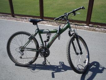 Huffy Maxx Mountain bike - Selling today - great deal 1