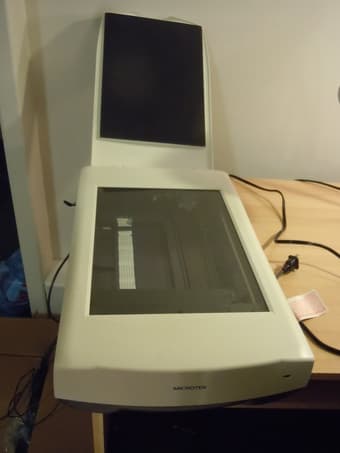 Sleeing scanner Microtek for $8 Only-Moving out today -EV 1