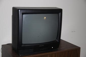 Moving out: TV and table lamps for sale 1