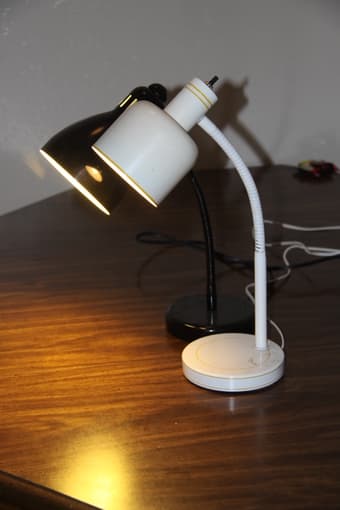 Moving out: TV and table lamps for sale 2