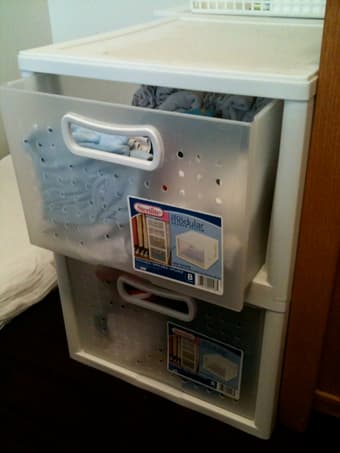 Steralite stackable plastic drawers (set of 4 drawers) 1